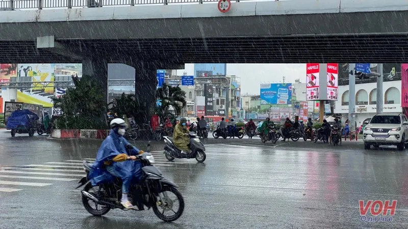 Cảnh báo mưa dông trên cả nước 1