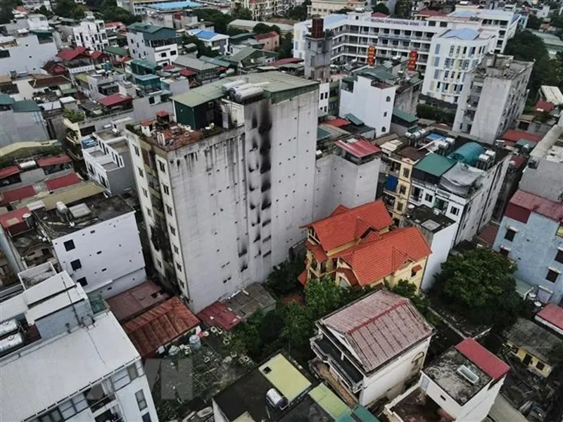 Thùy Tiên, Trung Quân cùng nghệ sĩ Việt góp tiền hỗ trợ nạn nhân vụ cháy chung cư mini Hà Nội 1