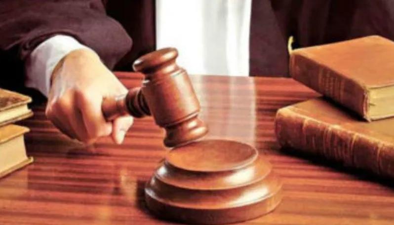 Bác toàn bộ yêu cầu khởi kiện của cô giáo đòi bồi thường vì bị buộc thôi việc 1