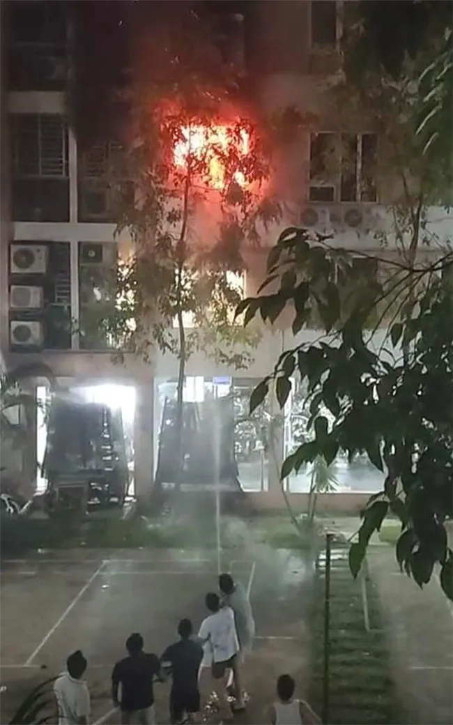 Lại cháy căn hộ chung cư ở Hà Nội 1