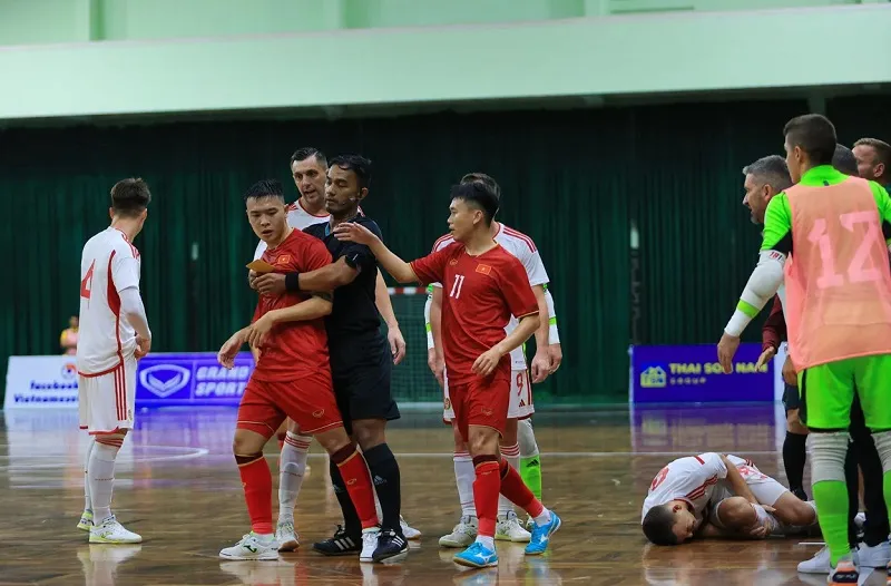 Tuyển futsal Việt Nam thua đậm đối thủ hạng 28 thế giới