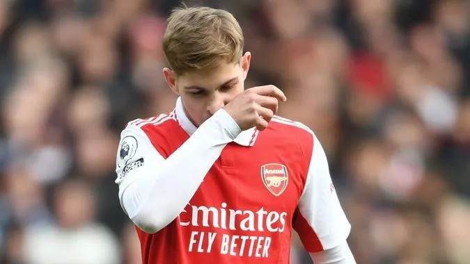 Emile Smith Rowe vẫn chưa thể lấy lại 1 vị trí đá chính dưới thời Mikel Arteta - Ảnh: Internet