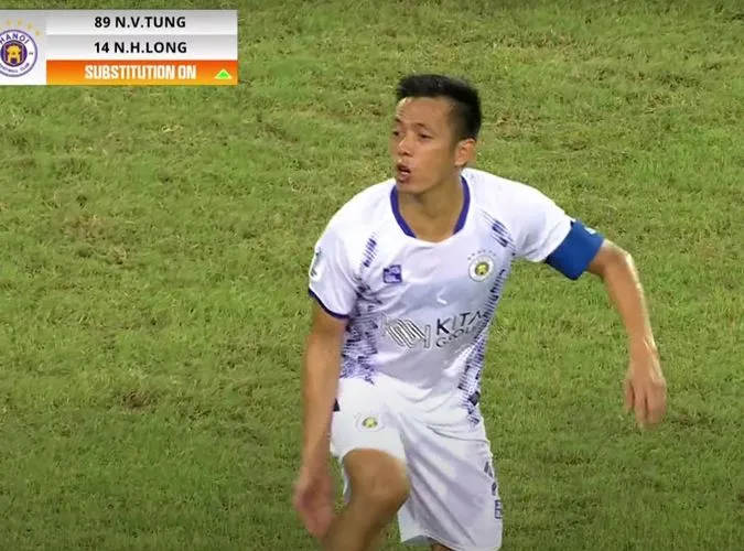 Văn Quyết học Kepa từ chối rời sân, sự thật đằng sau được hé lộ 1