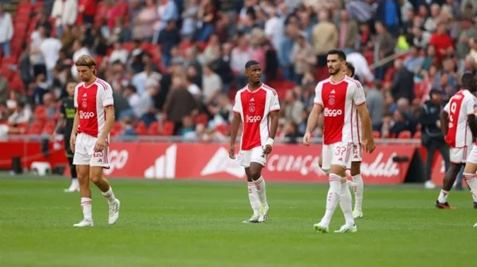 Ajax sớm bị thủng lưới 3 bàn - Ảnh: Internet