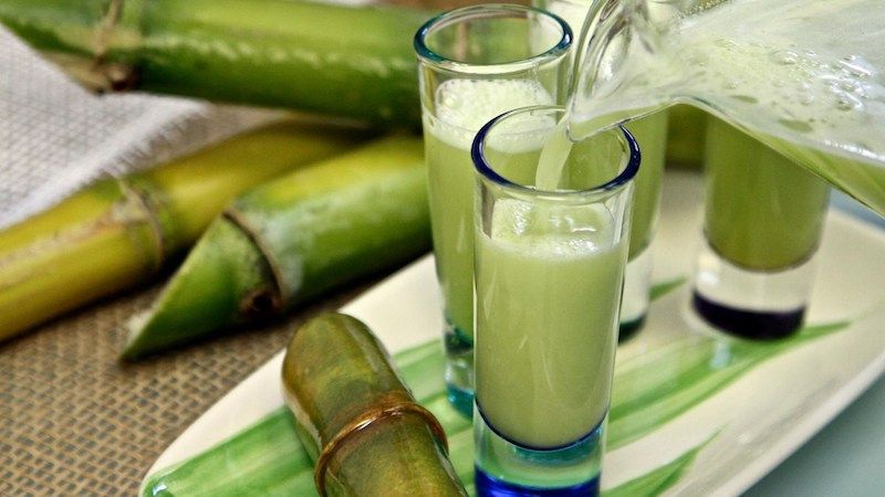 6 lợi ích sức khỏe bất ngờ khi uống nước mía 1