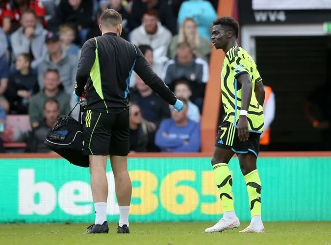 Mikel Arteta tuyên bố đáng lo ngại về Saka, Arsenal hồi hộp chờ tin 1