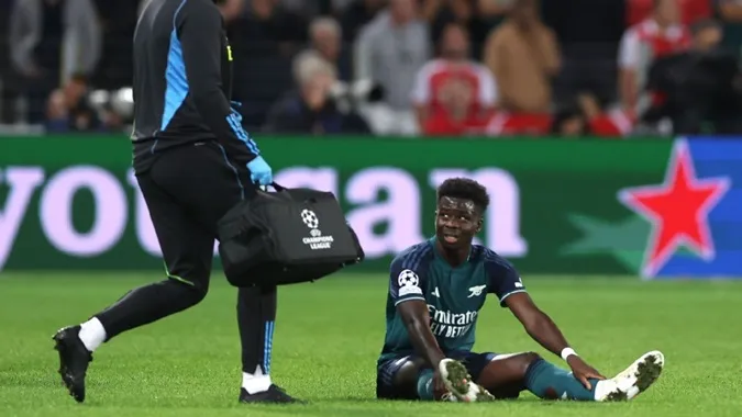 Bukayo Saka có nguy cơ nghỉ trận gặp Man City. Ảnh: Internet