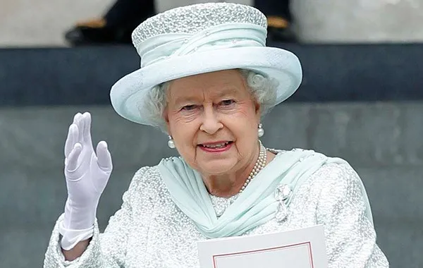 Nữ hoàng Elizabeth II