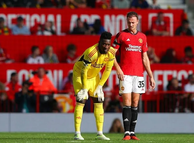 Peter Schmeichel: "Onana khiến cả đội MU khó chịu, họ không còn tin tưởng cậu ấy nữa!" 1