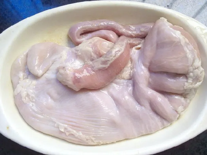 How to clean pig intestines to be white and fragrant, and crispy 1