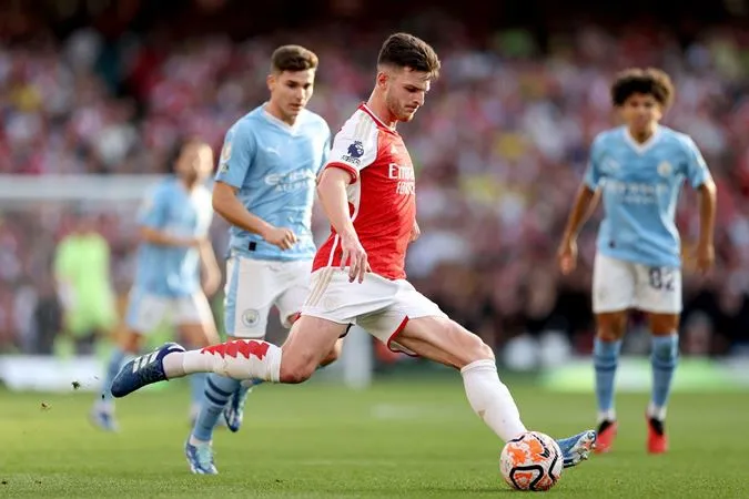 Declan Rice thi đấu bản lĩnh trước Man City - Ảnh: Internet