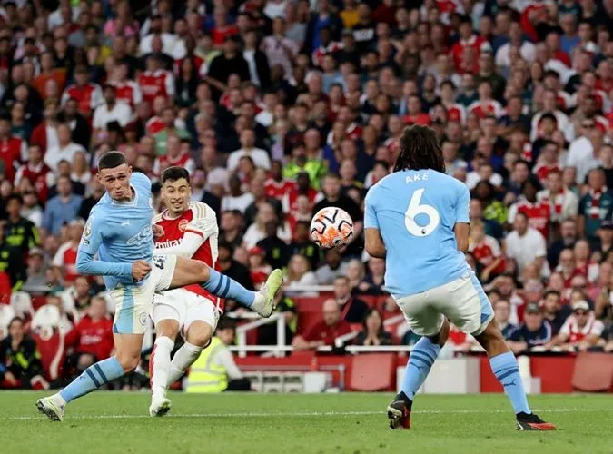 CHOÁNG! Arsenal khiến Man City ôm hận với kịch bản giống hệt 11 năm trước 1