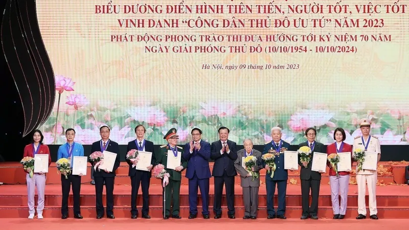 Thủ tướng: Hà Nội phát huy mạnh mẽ truyền thống “Thành phố gương mẫu cho cả nước” 2