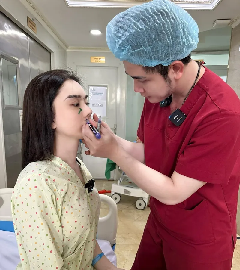 Nhan sắc khác lạ của Lâm Khánh Chi hậu trùng tu nhan sắc 4