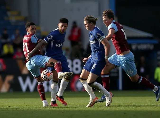 Enzo Fernandez - Moises Caicedo đang mô phỏng cặp tiền vệ đỉnh cao của Chelsea 2