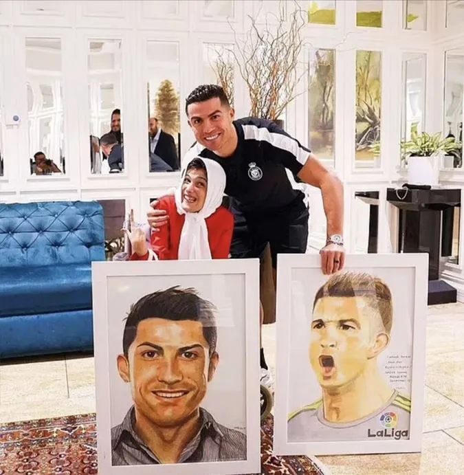 Ronaldo và bức ảnh chụp chung với Fatima Hamimi - Ảnh: Internet