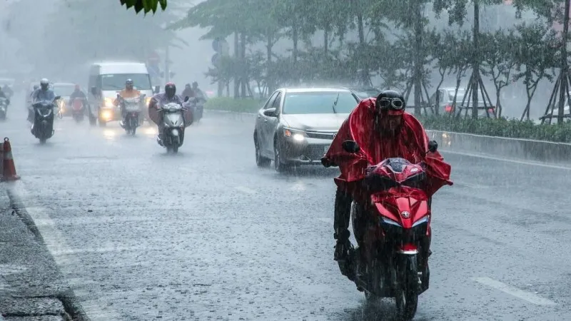 Vùng áp thấp khả năng mạnh thêm, tiếp tục gây mưa lớn ở miền Trung 1