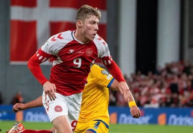 Hojlund ghi bàn trong chiến thắng của Đan Mạch. Ảnh: Internet