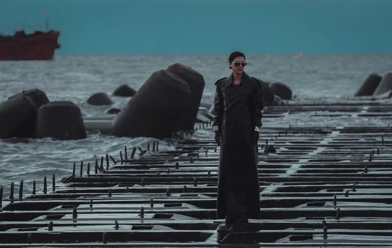 Bóc giá trang phục của Bùi Lan Hương trong MV mới, sang trọng, quý phái nhưng 