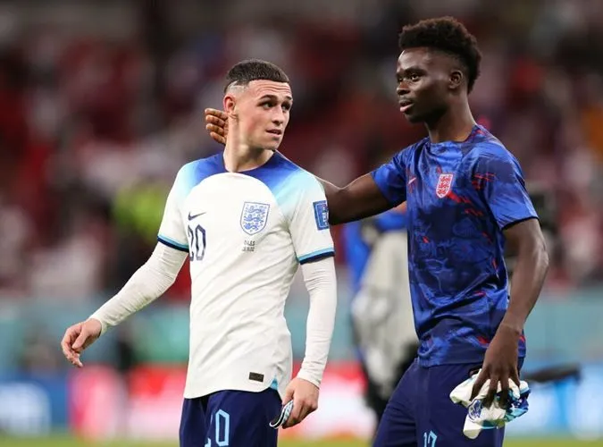 Phil Foden khiêm tốn khi được hỏi về đối thủ cạnh tranh Bukayo Saka 1