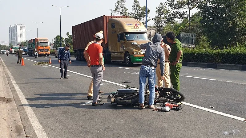 Đường Mỹ Phước Tân Vạn: 4 ngày xảy ra 3 vụ tai nạn chết người 1