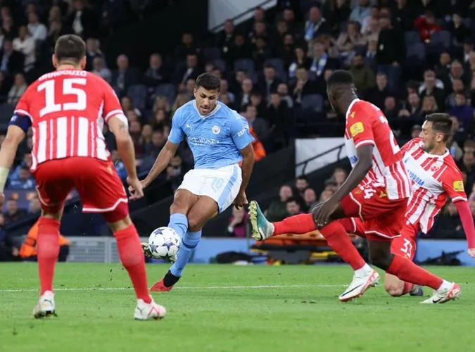 Bùng nổ ở Man City, Rodri trở thành tiền vệ hay nhất thế giới với thống kê này! 1