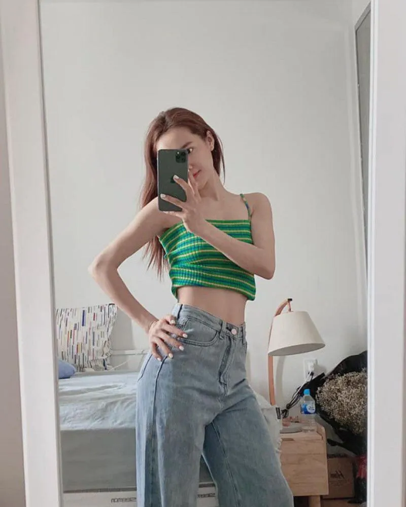 Nhã Phương diện áo crop top - Khoe bụng múi dù vừa sinh 2 tuần 4