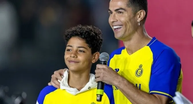 Al-Nassr ký hợp đồng với con trai Ronaldo - Ảnh: Internet