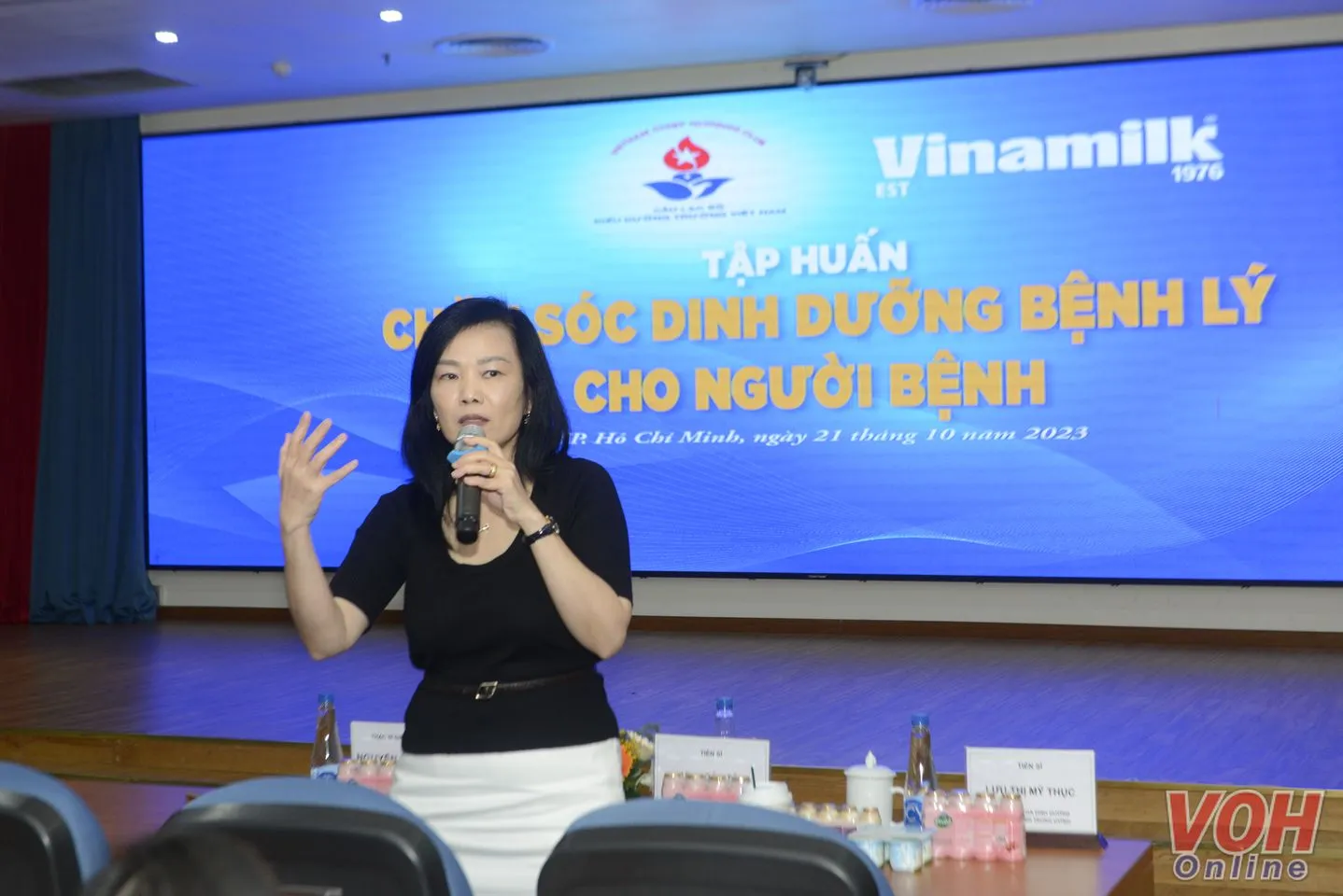 Hơn 300 điều dưỡng, nhân viên y tế tập huấn chăm sóc dinh dưỡng bệnh lý cho người bệnh 6