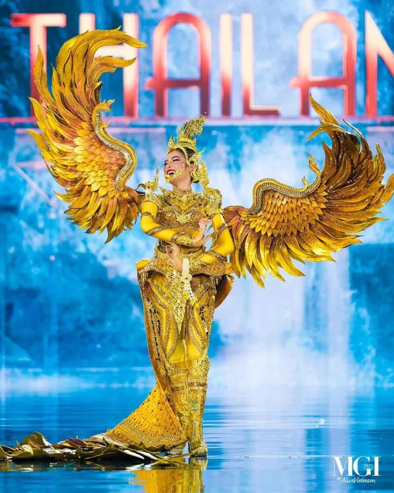 Mãn nhãn với đêm thi Trang phục Dân tộc Miss Grand International - Lê Hoàng Phương nhập tâm đến nỗi không biết mình chảy máu 8