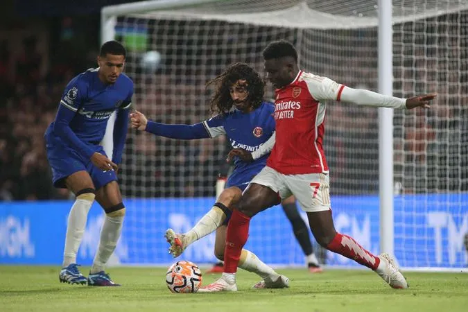 Bukayo Saka tỏa sáng đúng lúc giúp Arsenal thoát thua - Ảnh: Internet