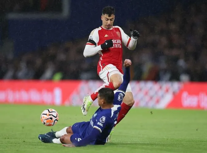 Chấm điểm Chelsea 2-2 Arsenal: Robert Sanchez báo hại | Declan Rice gieo sầu cho The Blues 8