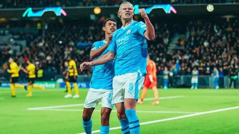 Siêu sao sinh năm 2000 đang dần trở lại sau khoảng thời gian tịt ngòi tại Man City - Ảnh: Internet