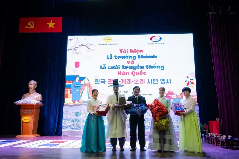 Sự kiện văn hóa “Tái hiện lễ trưởng thành và lễ cưới truyền thống Hàn Quốc” 4