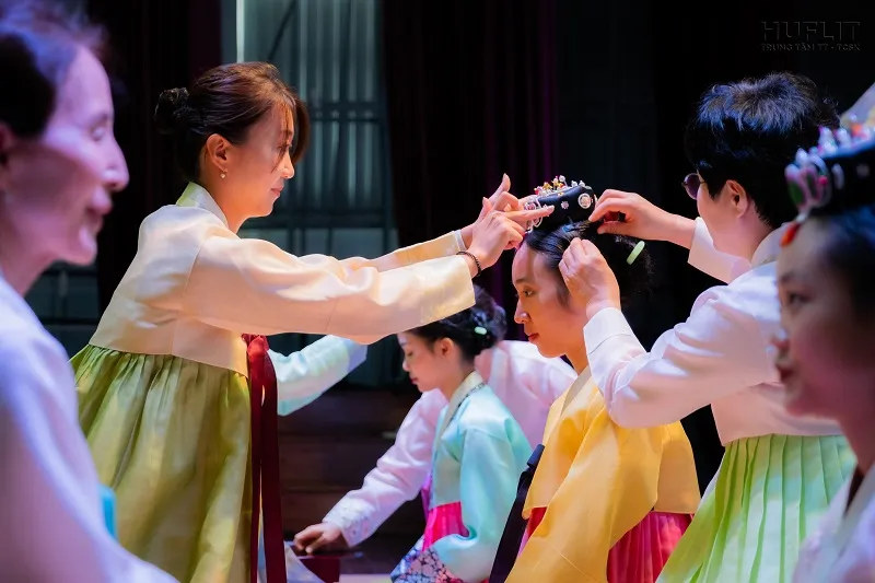 Sự kiện văn hóa “Tái hiện lễ trưởng thành và lễ cưới truyền thống Hàn Quốc” 7