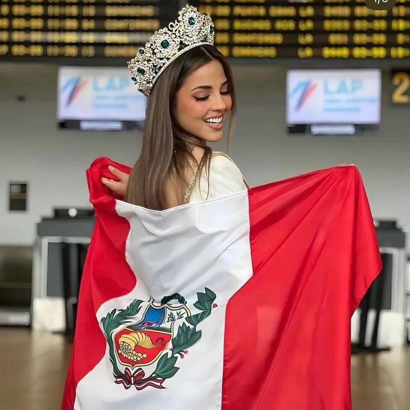 Chân dung Tân Miss Grand International 2023 - Luciana Fuster: Mặt xinh như thiên thần, dáng đồng hồ cát 7