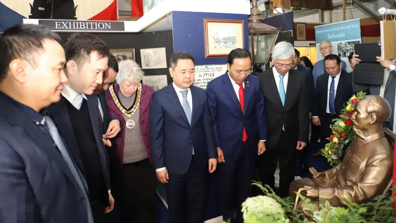 Khánh thành công trình tôn tạo tượng Bác Hồ tại Bảo tàng Newhaven 1