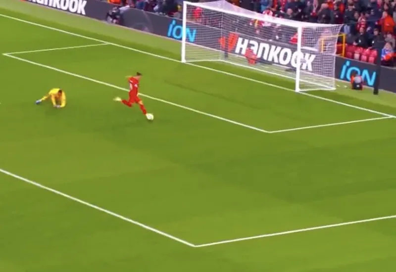 VIDEO: Darwin Nunez hóa Torres 2.0, pha bỏ lỡ của năm xuất hiện! 1