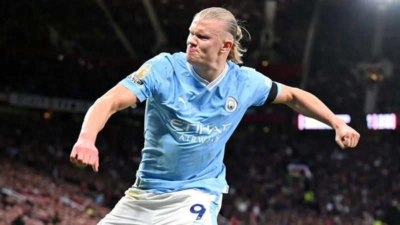 Erling Haaland hủy diệt MU ngay tại Old Trafford - Ảnh: Internet