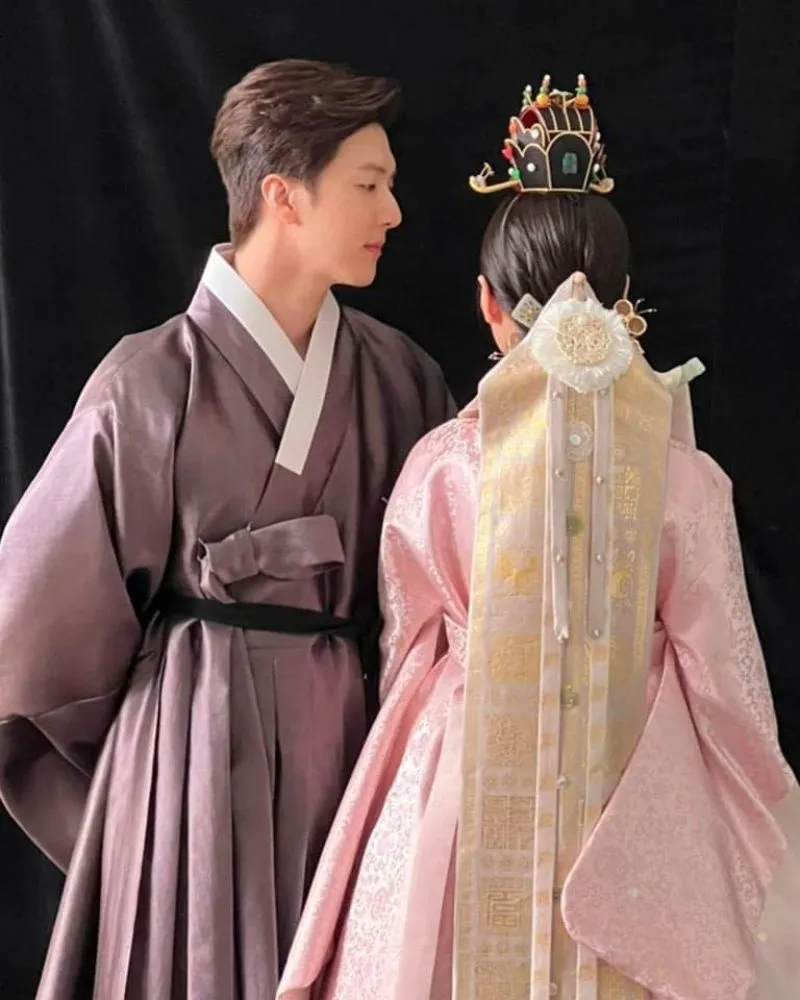 Thunder (MBLAQ) kết hôn cùng cựu thành viên Gugudan, Dara (2NE1) nhận xét thế nào về em dâu? 2