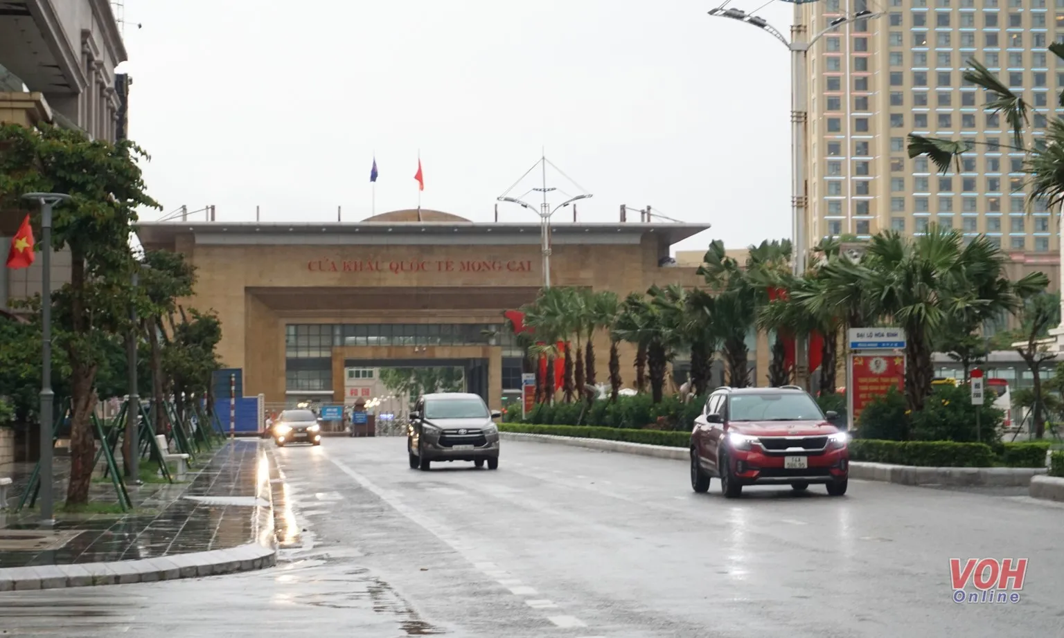 cửa khẩu móng cái