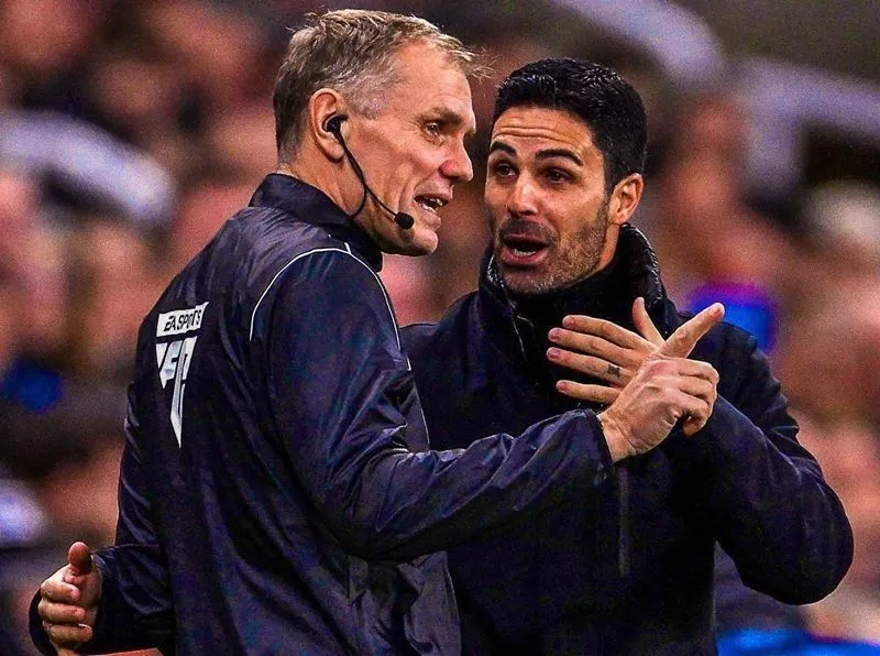 Mikel Arteta được BLĐ Arsenal ủng hộ với những phát biểu trong trận thua Newcastle - Ảnh: Internet