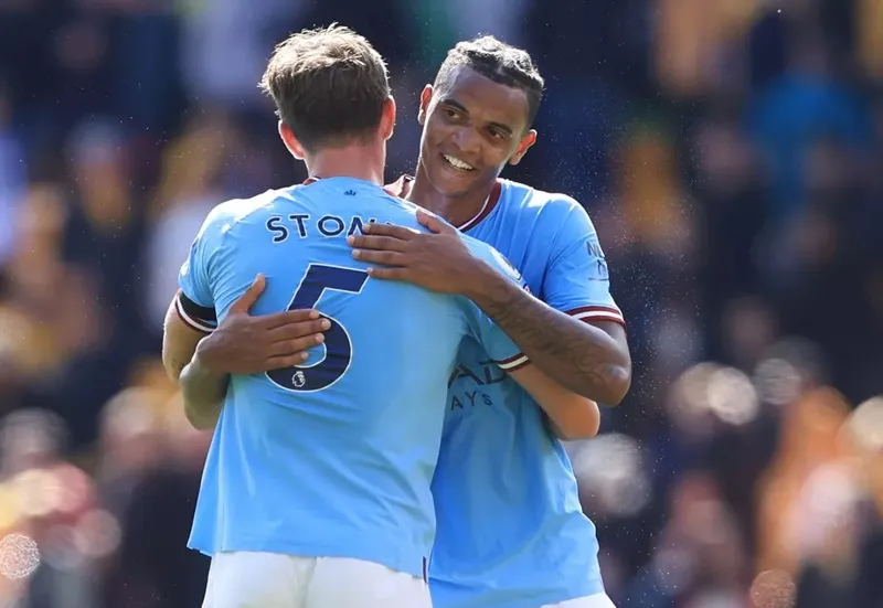 John Stones và Manuel Akanji dính chấn thương trong trận đấu với Young Boys. Ảnh: Internet