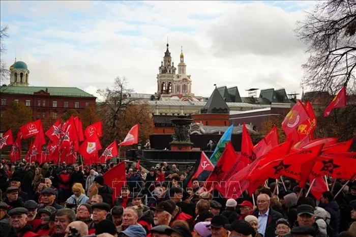 Nga: Mít-tinh long trọng kỷ niệm 106 năm Cách mạng Tháng Mười 1