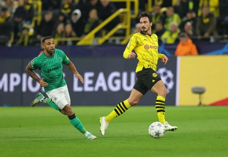 Đội hình tiêu biểu Cúp C1 tuần 4: Cú sốc Haaland ở Man City | Saka bùng nổ 1