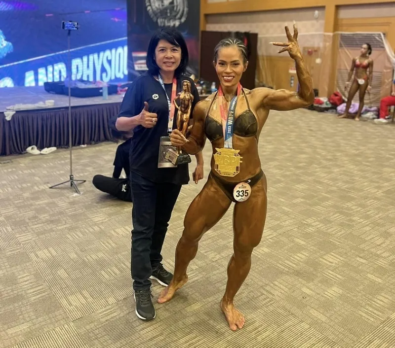 Phạm Văn Mách giành HCV ở tuổi 47, thể hình Việt Nam tưng bừng ngày ra quân giải thế giới