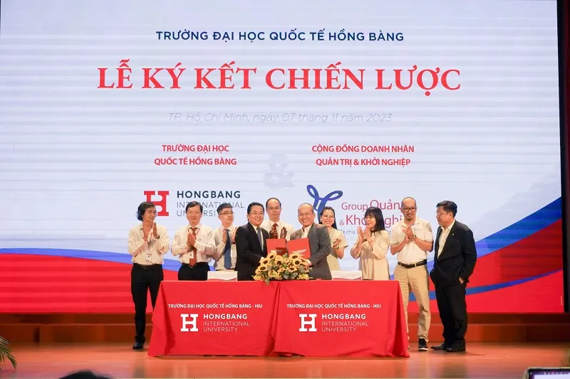 Trường đại học đầu tiên công bố học bổng 100% học phí năm 2024 2