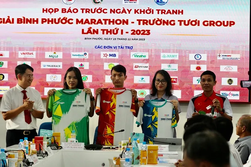 Hơn 2.200 VĐV dự Giải Bình Phước marathon ủng hộ bảo tồn và phát triển rừng