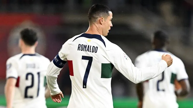 Ronaldo liên tục tỏa sáng trong màu áo ĐTQG - Ảnh: Internet