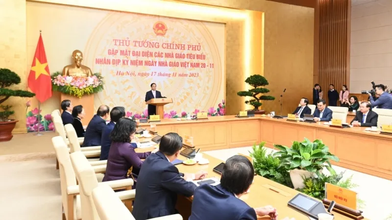 Thủ tướng: Chính sách đãi ngộ thế nào là phù hợp để thầy, cô yên tâm công tác? 2